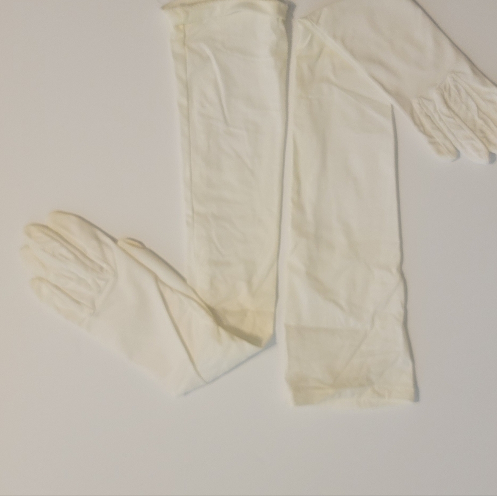 Vintage Victorian Opera Length White Nylon Gloves.  22 Inch